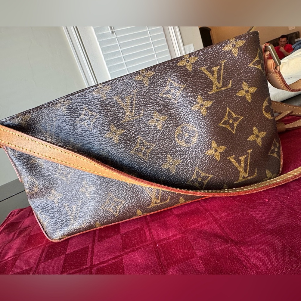LOUIS VUITTON Trotteur crossbody bag